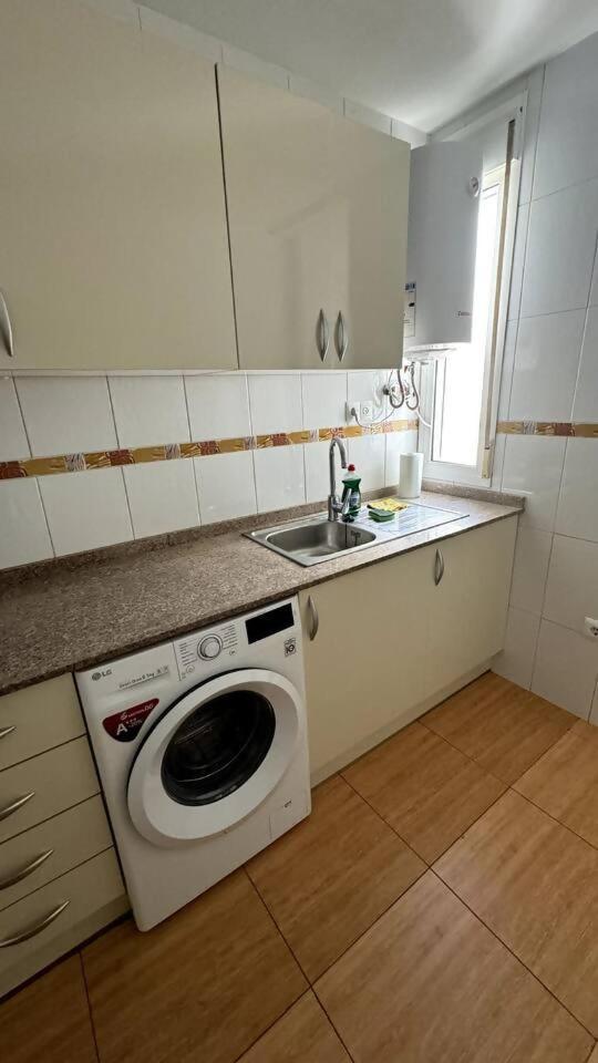 Apartamentos Felip 3 บูร์เรียนา ภายนอก รูปภาพ